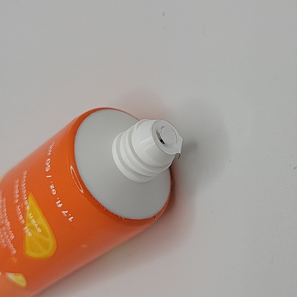 Purlisse  Yuzu & Orange Exfoliator Boosts collagen 1.75 fl oz. - Picture 6 of 7